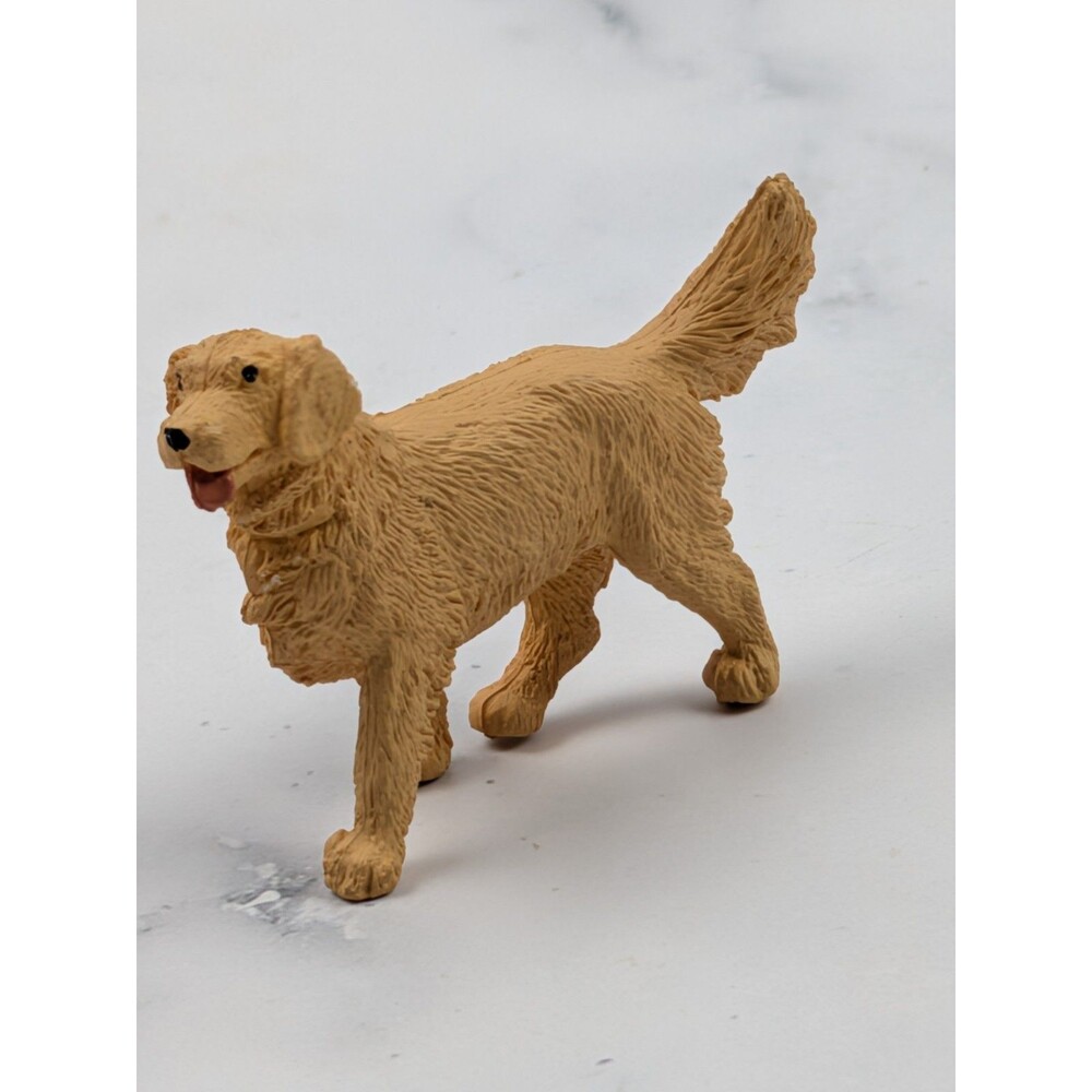 Safari LTD Golden Retriever Dog Solid Plastic Realistic Toy Animal Figure - Picture 1 of 6